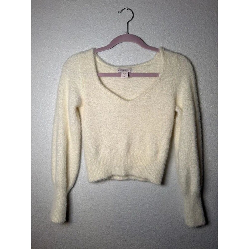 Sincerely Jules / Off-White Fuzzy Cropped Sweater
